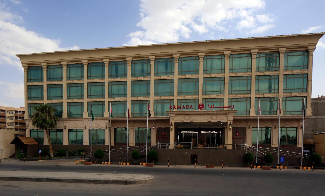 Ramada Riyadh Hotel Exterior foto