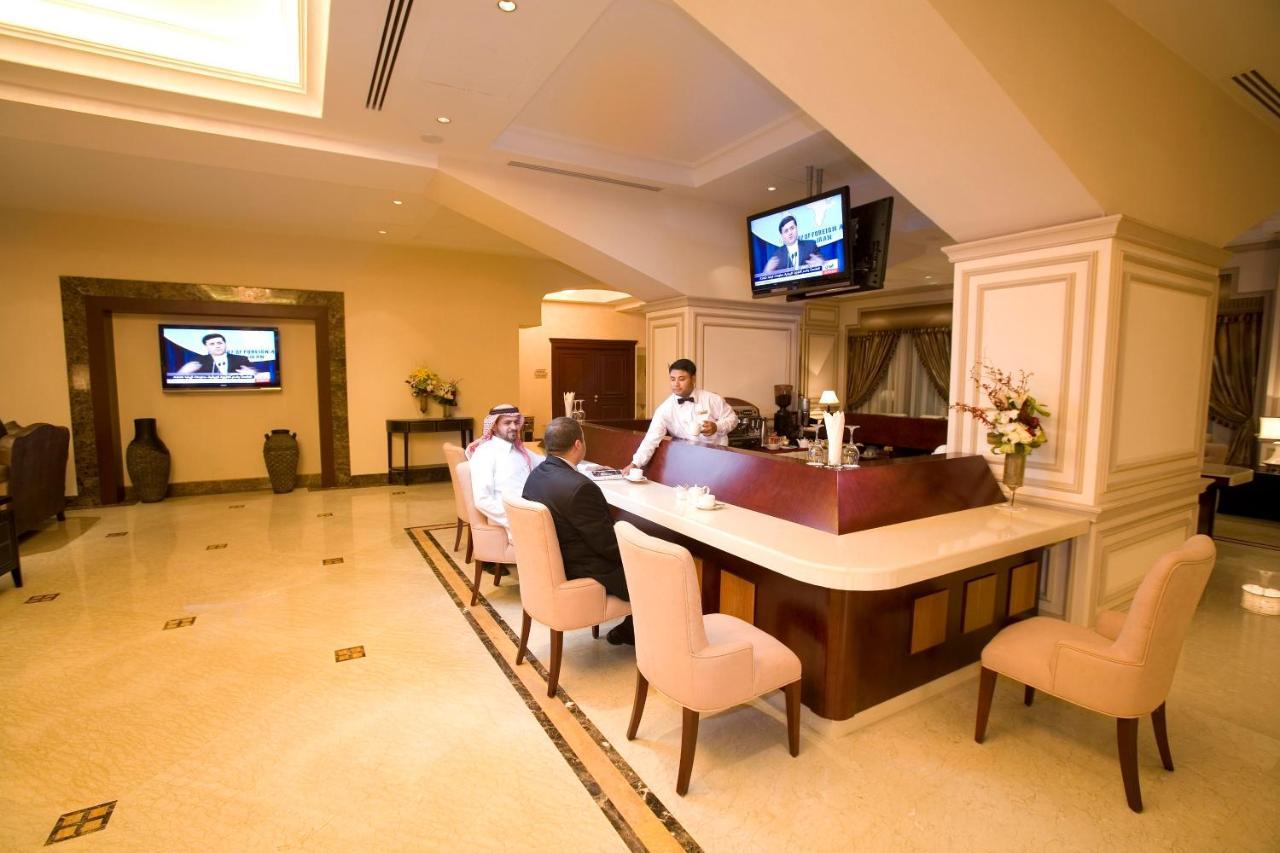 Ramada Riyadh Hotel Exterior foto