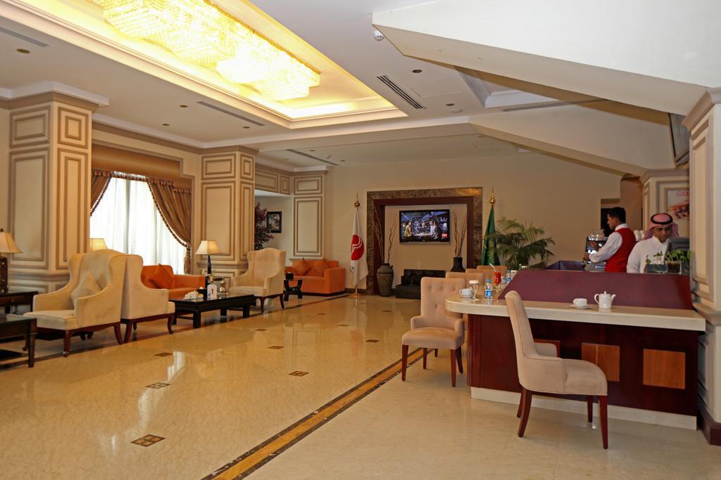 Ramada Riyadh Hotel Exterior foto