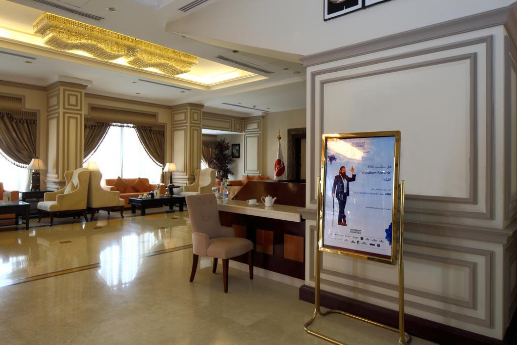 Ramada Riyadh Hotel Exterior foto