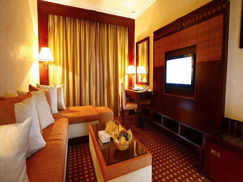Ramada Riyadh Hotel Exterior foto