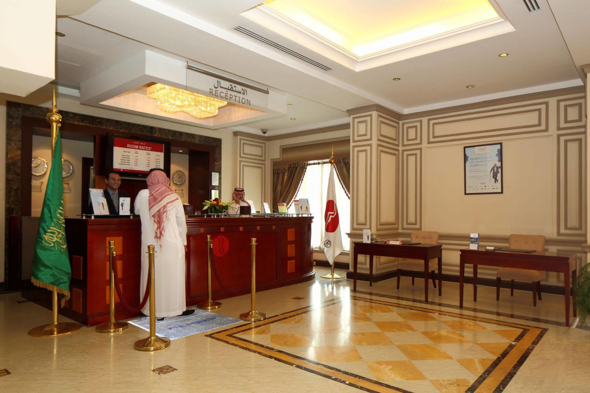 Ramada Riyadh Hotel Exterior foto