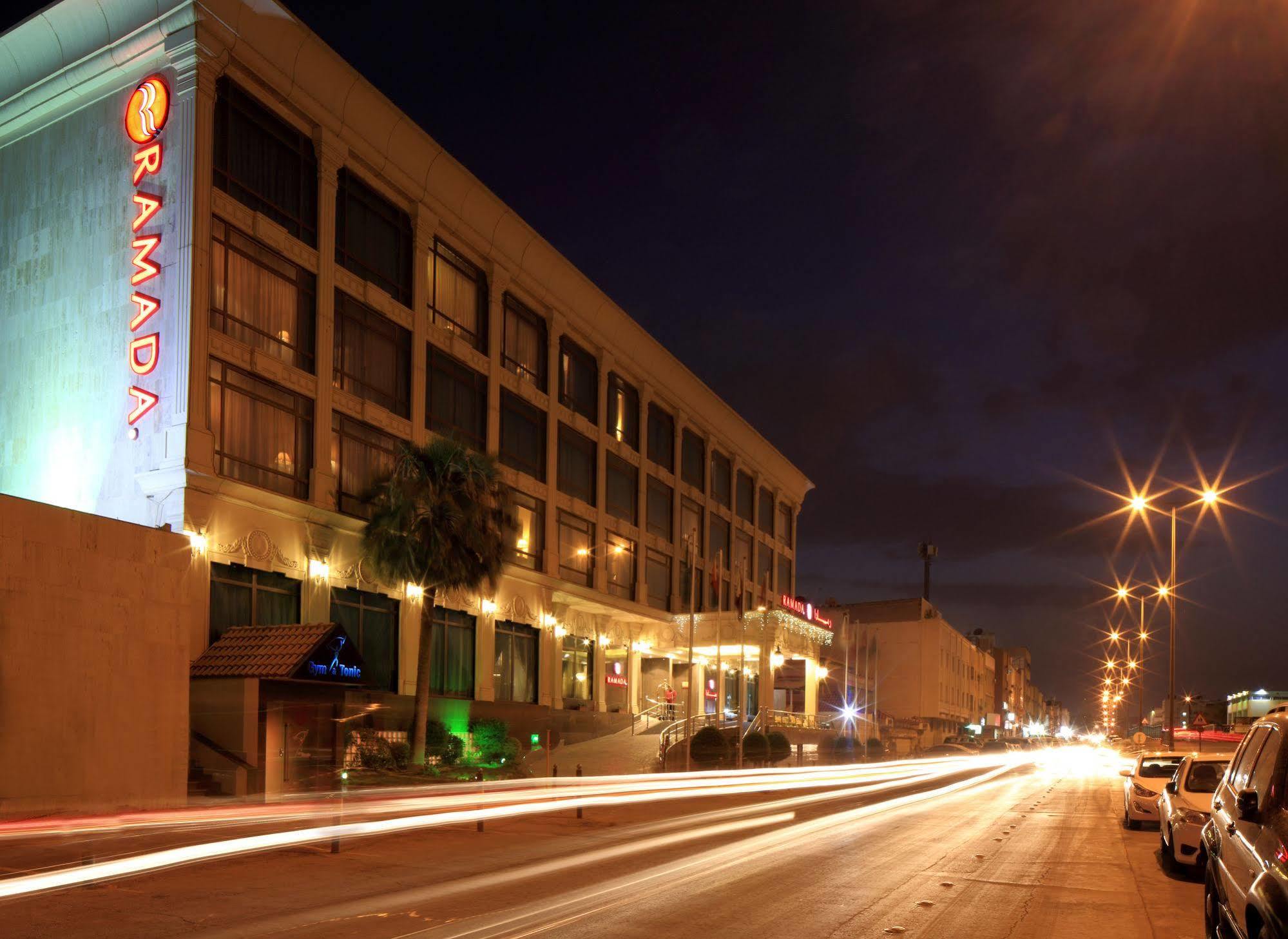 Ramada Riyadh Hotel Exterior foto
